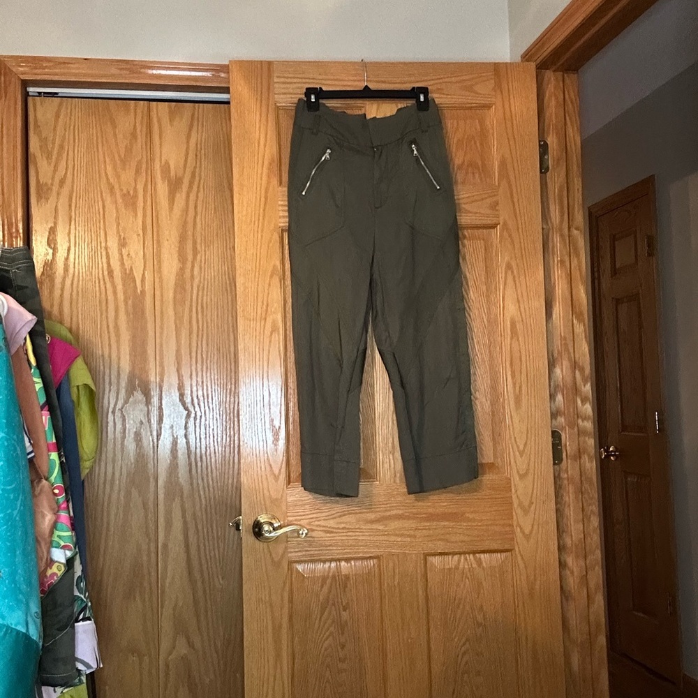 Express Women's Cargo Pants in Olive
